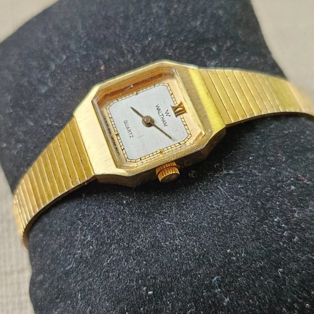 Vintage Waltham Women Wristwatch Japan Movt Analog Quartz Gold Tone Wrist Watch - Picture 2 of 10